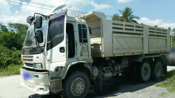 รถอีซุซุ 10 ล้อดั้ม FXZ 270 แรงม้า ปี 49.    สนใจติดต่อ  081 - 6079515