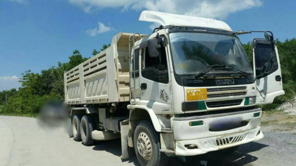 รถอีซุซุ 10 ล้อดั้ม FXZ 270 แรงม้า ปี 49.    สนใจติดต่อ  081 - 6079515