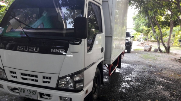 ขายรถ4ล้อกลางตู้แห้ง ISUZU NKR
