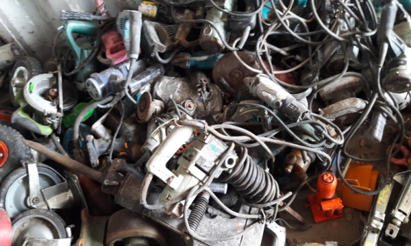 ขาย สว่านไฟฟ้า เครื่องเจาะ แย็กไฟฟ้า เครื่องเจียร เครื่องตัดไม้ วงเดือนเก่าญี่ปุ่น จำนวนมาก