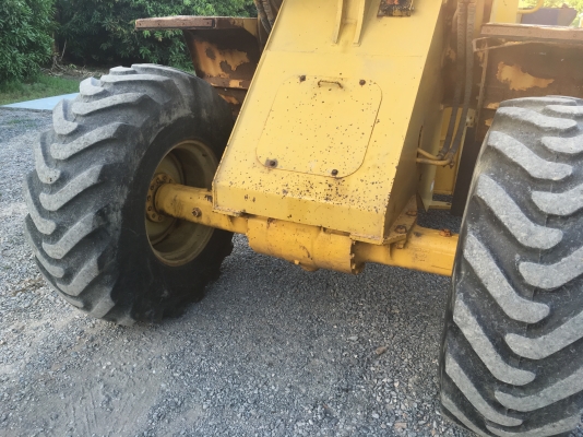 ขายรถตัก Komatsu WA 100-1 รถนอกนำเข้าจากญี่ปุ่น100\% ยังไม่เคยใช้งานในเมืองไทย สภาพสวยมากๆ พร้อมใช้งาน ราคาถูกมากๆ  081-9485494