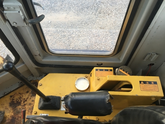 ขายรถตัก Komatsu WA 100-1 รถนอกนำเข้าจากญี่ปุ่น100\% ยังไม่เคยใช้งานในเมืองไทย สภาพสวยมากๆ พร้อมใช้งาน ราคาถูกมากๆ  081-9485494