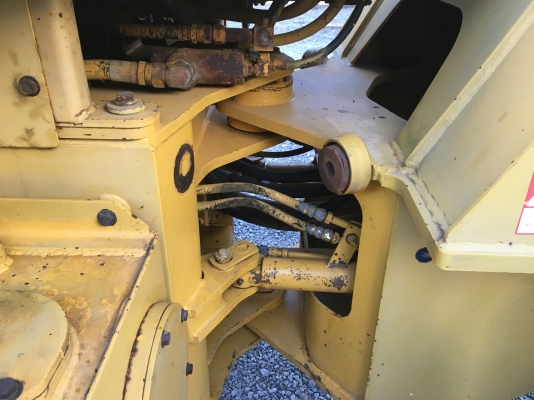 ขายรถตัก Komatsu WA 100-1 รถนอกนำเข้าจากญี่ปุ่น100\% ยังไม่เคยใช้งานในเมืองไทย สภาพสวยมากๆ พร้อมใช้งาน ราคาถูกมากๆ  081-9485494