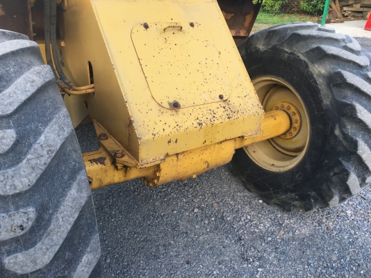 ขายรถตัก Komatsu WA 100-1 รถนอกนำเข้าจากญี่ปุ่น100\% ยังไม่เคยใช้งานในเมืองไทย สภาพสวยมากๆ พร้อมใช้งาน ราคาถูกมากๆ  081-9485494