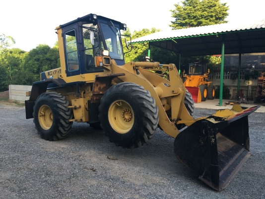 ขายรถตัก Komatsu WA 100-1 รถนอกนำเข้าจากญี่ปุ่น100\% ยังไม่เคยใช้งานในเมืองไทย สภาพสวยมากๆ พร้อมใช้งาน ราคาถูกมากๆ  081-9485494