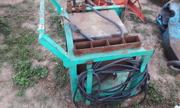 ขาย เครื่องเชื่อมไฟฟ้า ตู้เชื่อม พร้อมสายและ รถเข็น เก่าญี่ปุ่นแท้ สภาพดี