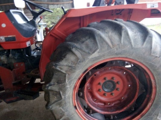 รถไถคูโบต้า M5000อุปกรณ์3อย่าง ดัน ผาน โล  ทำงานทุกวันเล่มพร้อม