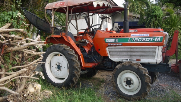 ขายครับ Kubota 22แรง พร้อม ผาน5 อ่านรายละเอียดครับ สนใจติดต่อ