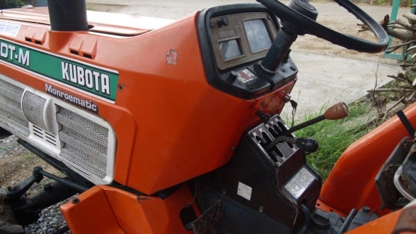 ขายครับ Kubota 22แรง พร้อม ผาน5 อ่านรายละเอียดครับ สนใจติดต่อ