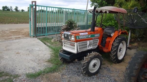 ขายครับ Kubota 22แรง พร้อม ผาน5 อ่านรายละเอียดครับ สนใจติดต่อ