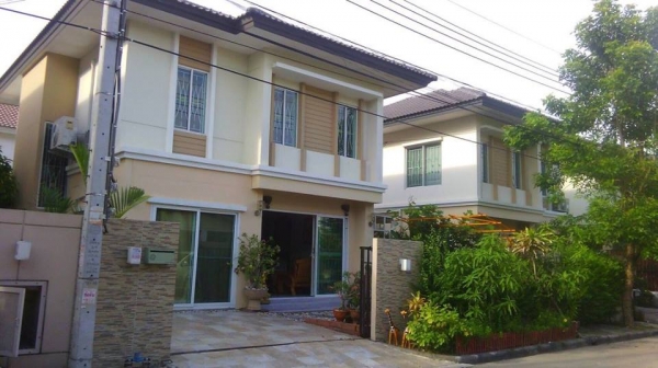 ขายบ้านแฝด พฤกษาวิลเลจ27 เดอะซีซั่น ร่มเกล้า-ลาดกระบัง 36.8 ตร.ว.