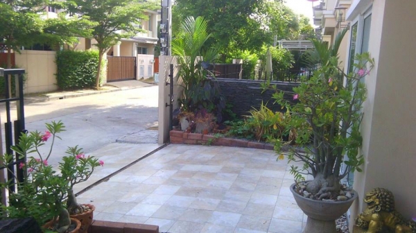 ขายบ้านแฝด พฤกษาวิลเลจ27 เดอะซีซั่น ร่มเกล้า-ลาดกระบัง 36.8 ตร.ว.