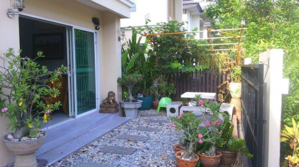 ขายบ้านแฝด พฤกษาวิลเลจ27 เดอะซีซั่น ร่มเกล้า-ลาดกระบัง 36.8 ตร.ว.