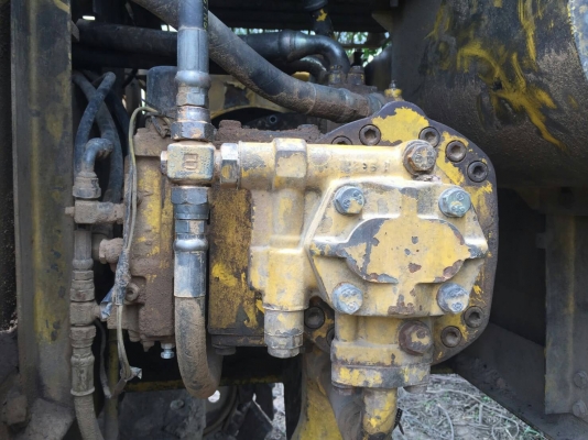 ขาย 595,000 KOMATSU  pc 200-5 เครื่องดี  ปั้มแรง รถสวยพร้อมใช้