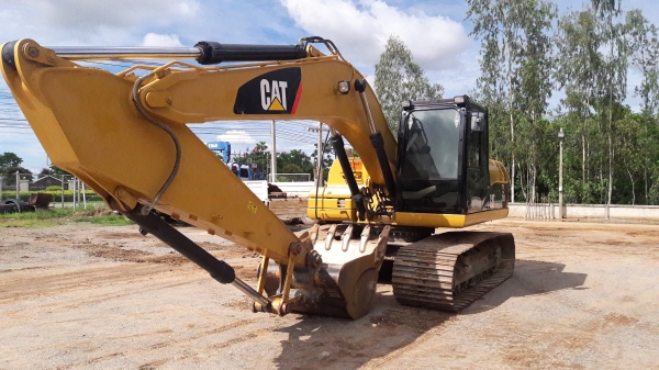 ขายCAT 320D รถสภาพ 90\%ซีเลี่ยน*7650*สูงแล้วครับ เครื่องฝาเหลือง สวยมากครับ รถเอกเล่มทะเบียนปีจด59 ครับ ขายCAT 320D รถสภาพ 90\%ซีเลี่ยน*7650*สูงแล้วครับ เครื่องฝาเหลือง สวยมากครับ รถเอกเล่มทะเบียนปีจด59 ครับ