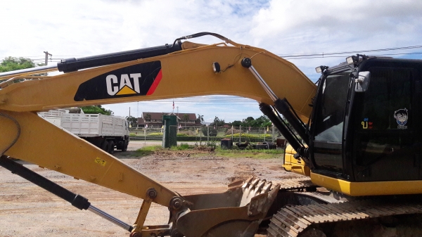 ขายCAT 320D รถสภาพ 90\%ซีเลี่ยน*7650*สูงแล้วครับ เครื่องฝาเหลือง สวยมากครับ รถเอกเล่มทะเบียนปีจด59 ครับ ขายCAT 320D รถสภาพ 90\%ซีเลี่ยน*7650*สูงแล้วครับ เครื่องฝาเหลือง สวยมากครับ รถเอกเล่มทะเบียนปีจด59 ครับ