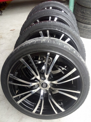 แม็กขอบ 17 กว้าง 7 ออฟ 40 พร้อมยาง ใส่รถ 4 รู 100