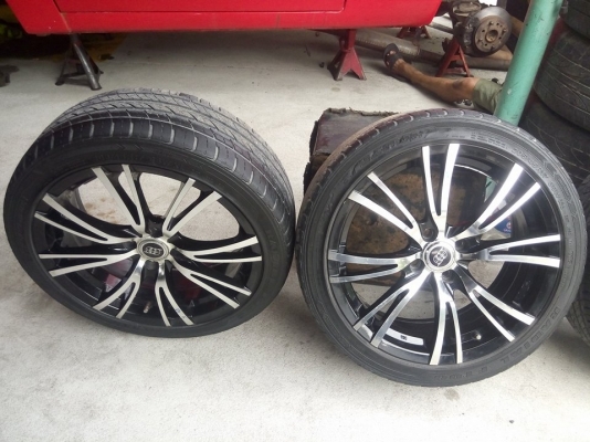 แม็กขอบ 17 กว้าง 7 ออฟ 40 พร้อมยาง ใส่รถ 4 รู 100