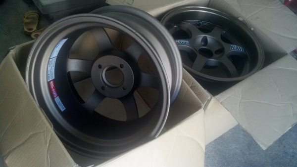 แม็กใหม่ลายฮิตขอบ 15 กว้าง 8 ราคาถูก