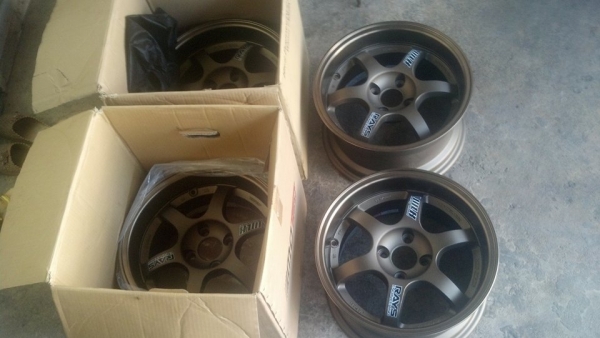 แม็กใหม่ลายฮิตขอบ 15 กว้าง 8 ราคาถูก