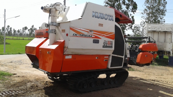 รถเกี่ยวคูโบต้ส 95พลัส ปี57 1300 ชม สภาพพร้อมใช้ ทะเบียนพร้อมโอน รถเกี่ยวคูโบต้ส 95พลัส ปี57 1300 ชม สภาพพร้อมใช้ ทะเบียนพร้อมโอน