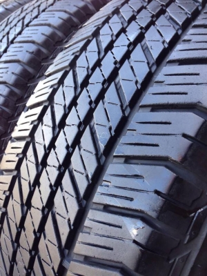 ยาง Bridgstone 265-65-17 ปี 14 ครบชุด 4 เส้น 5000 สภาพสวยๆไม่บวมไม่กินข้างดอกยางเหลือเยอะเอาไปวิ่งกันใด้อีกยาวค่ะ