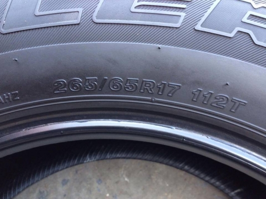 ยาง Bridgstone 265-65-17 ปี 14 ครบชุด 4 เส้น 5000 สภาพสวยๆไม่บวมไม่กินข้างดอกยางเหลือเยอะเอาไปวิ่งกันใด้อีกยาวค่ะ