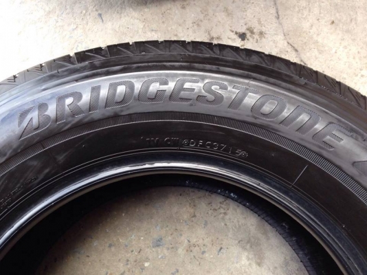 ยาง Bridgstone 255-65-17 รุ่น ECOPLA ep 850 ปี 15 ครบชุด 4 เส้น 6500 สภาพสวยๆไม่บวมไม่กินข้างดอกยางเหลือเยอะเอาไปวิ่งกันใด้อีกยาวค่ะ