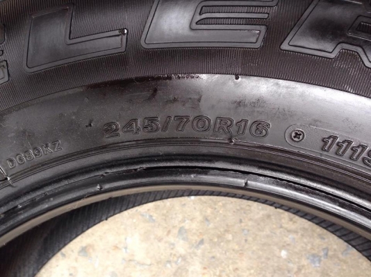 ยาง Bridgstone 245-70-16 ปี 15 ครบชุด 4 เส้น 8500 สภาพสวยๆไม่มีปะไม่บวมไม่กินข้างดอกยางเหลือเยอะเอาไปวิ่งกันใด้อีกยาวค่ะ
