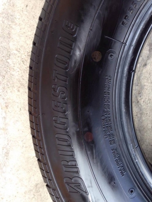 ยาง Bridgstone 195 R 15 ปี 15 ครบชุด 4 เส้น 4800 สภาพสวยๆดอกยางนิ่มๆไม่บวมดอกยางเหลือเยอะวิ่งใด้อีกนานค่ะ