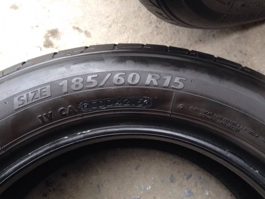 ยาง Bridgstone 185-60-15 ปี 15 ครบชุด 4 เส้น 3000 สภาพสวยๆดอกยางนิ่มๆไม่บวมดอกยางเหลือเยอะวิ่งใด้อีกนานค่ะ