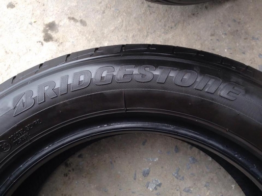 ยาง Bridgstone 185-60-15 ปี 15 ครบชุด 4 เส้น 3000 สภาพสวยๆดอกยางนิ่มๆไม่บวมดอกยางเหลือเยอะวิ่งใด้อีกนานค่ะ