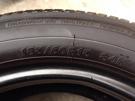 ยาง YOKOHAMA 185-60-15 ปี 15 ครบชุด 4 เส้น 3000 สภาพสวยๆดอกยางนิ่มๆไม่บวมดอกยางเหลือเยอะวิ่งใด้อีกนานค่ะ