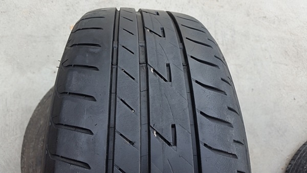 ขายล้อใหม่Rpf1 15 4รู100 หน้า7 ยางเปอร์เช็นปี4614  4 ล้อ  ล้อใหม่RPF1ขอบ15 4รู100 กว้าง7 ET35**ยาง\%185/55/15 ปี 4614 BRIDGESTONE EP200   ดอกสวยๆเท่ากันทุกเส้นใช้ต่อได้ยาวๆ *แถมน็อตสี 1 ชุด*จุ๊บเลท*  ราคาพร้อมเปลี่ยน+ถ่วงครบ  **รับบัตรเครดิตทุกธนาคาร**(ส่ง