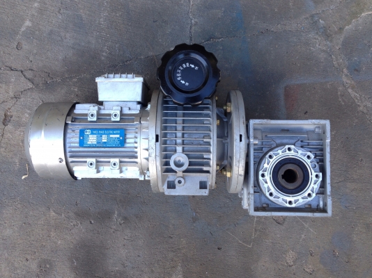 ขายมอเตอร์เกียร์ปรับรอบ แบบเพลาสวม Bolong 1HP. 380V ปรับได้ตั้งแต่ 20-100 รอบต่อนาที สภาพสวยมาก วิ่ง ขายมอเตอร์เกียร์ปรับรอบ แบบเพลาสวม Bolong 1HP. 380V ปรับได้ตั้งแต่ 20-100 รอบต่อนาที สภาพสวยมาก วิ่ง