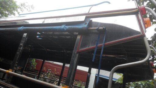 โครงหลังคารถโดยสาร