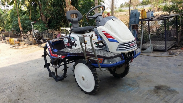 รถดำนานั่งขับ ISEKI  รุ่น PG5 เก่าญี่ปุ่น ไม่มีชุดหางดำ ขนาดกระทัดรัด สภาพดี