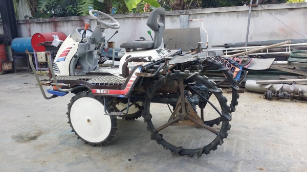 รถดำนานั่งขับ ISEKI  รุ่น PG5 เก่าญี่ปุ่น ไม่มีชุดหางดำ ขนาดกระทัดรัด สภาพดี