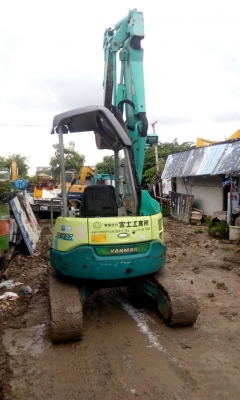 แบคโฮ YANMAR  เก่านอก รุ่น B3-3A