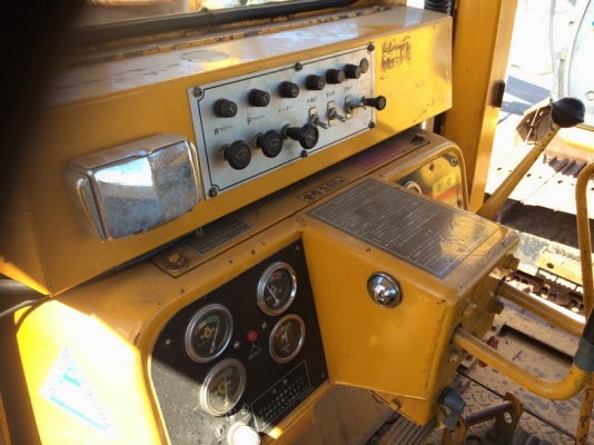 อัพเดทรูป CAT D5B นำเข้าจากญี่ปุ่น ตอนนี้รถอยู่ในเมืองไทยแล้วครับ สภาพสวยจริง