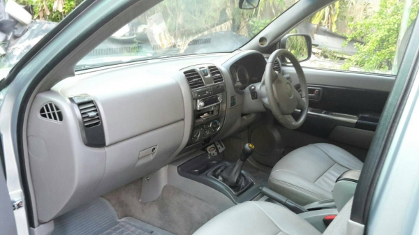 ใครชอบรถแรง มาลองขับได้คับ ปี05ตะเข็บเดิมๆไม่เคยชน เคยอาบมาสอาดๆบางๆ เครื่องแห้งๆ แต่งปั๊มมา หัวฉีดนาวาร่าแปดรู ออกตัวล้อฟรี เดิมมีกล่องดันราง เจ้าของถอดออก แต่ยังแรงปกติ ขาย258000บาท0896069238ดูรถบ้านนานครนายก