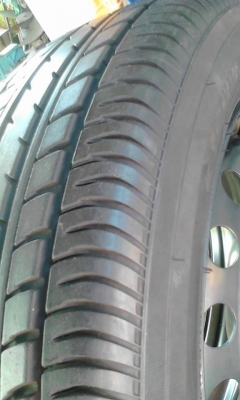 ยางพร้อมกระทะใหม่ๆ ดอกเต็ม โยโกฮาม่า 185/60 r15  84H ปี2014