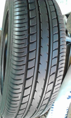 ยางพร้อมกระทะใหม่ๆ ดอกเต็ม โยโกฮาม่า 185/60 r15  84H ปี2014