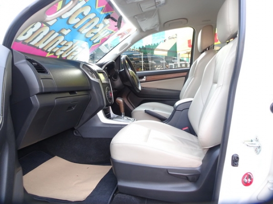 ISUZU MU-X 2.5VGS NAVI AT ปี2015 ISUZU MU-X 2.5VGS NAVI AT ปี2015