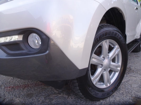 ISUZU MU-X 2.5VGS NAVI AT ปี2015 ISUZU MU-X 2.5VGS NAVI AT ปี2015