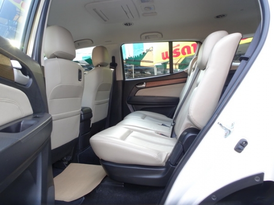 ISUZU MU-X 2.5VGS NAVI AT ปี2015 ISUZU MU-X 2.5VGS NAVI AT ปี2015