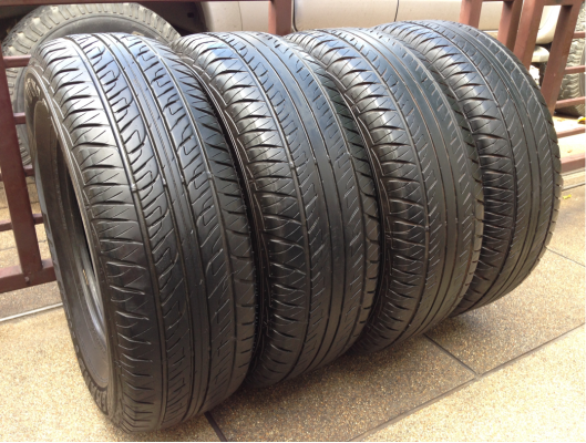 ยาง Dunlop 265 70 16 ปลายปี15 ดอกเต็ม ไม่มีปะ ราคาไม่แพง