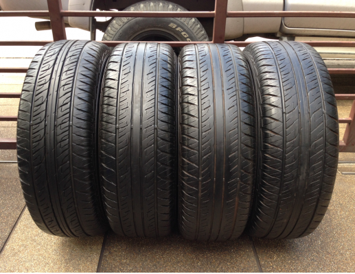 ยาง Dunlop 265 70 16 ปลายปี15 ดอกเต็ม ไม่มีปะ ราคาไม่แพง
