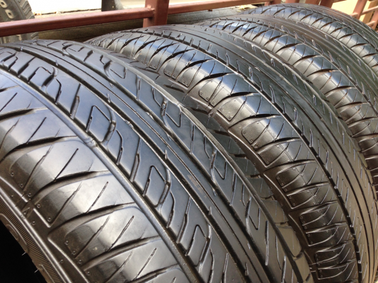 ยาง Dunlop 265 70 16 ปลายปี15 ดอกเต็ม ไม่มีปะ ราคาไม่แพง