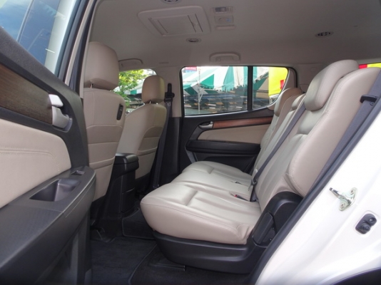 ISUZU MU-X 2.5VGS NAVI AT ปี2015 ISUZU MU-X 2.5VGS NAVI AT ปี2015